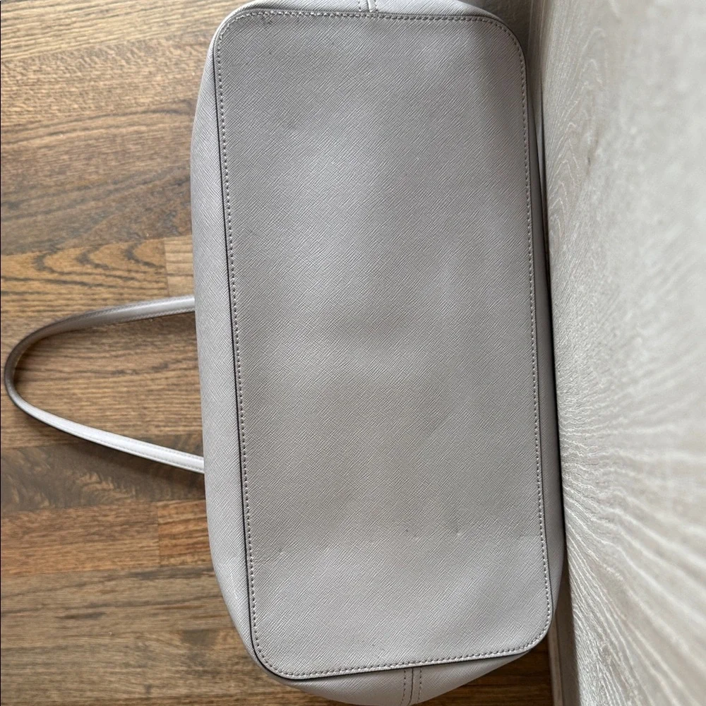 Michael Kors Saffiano Leather Jet Set Light Gray Bag Padded Laptop Closure